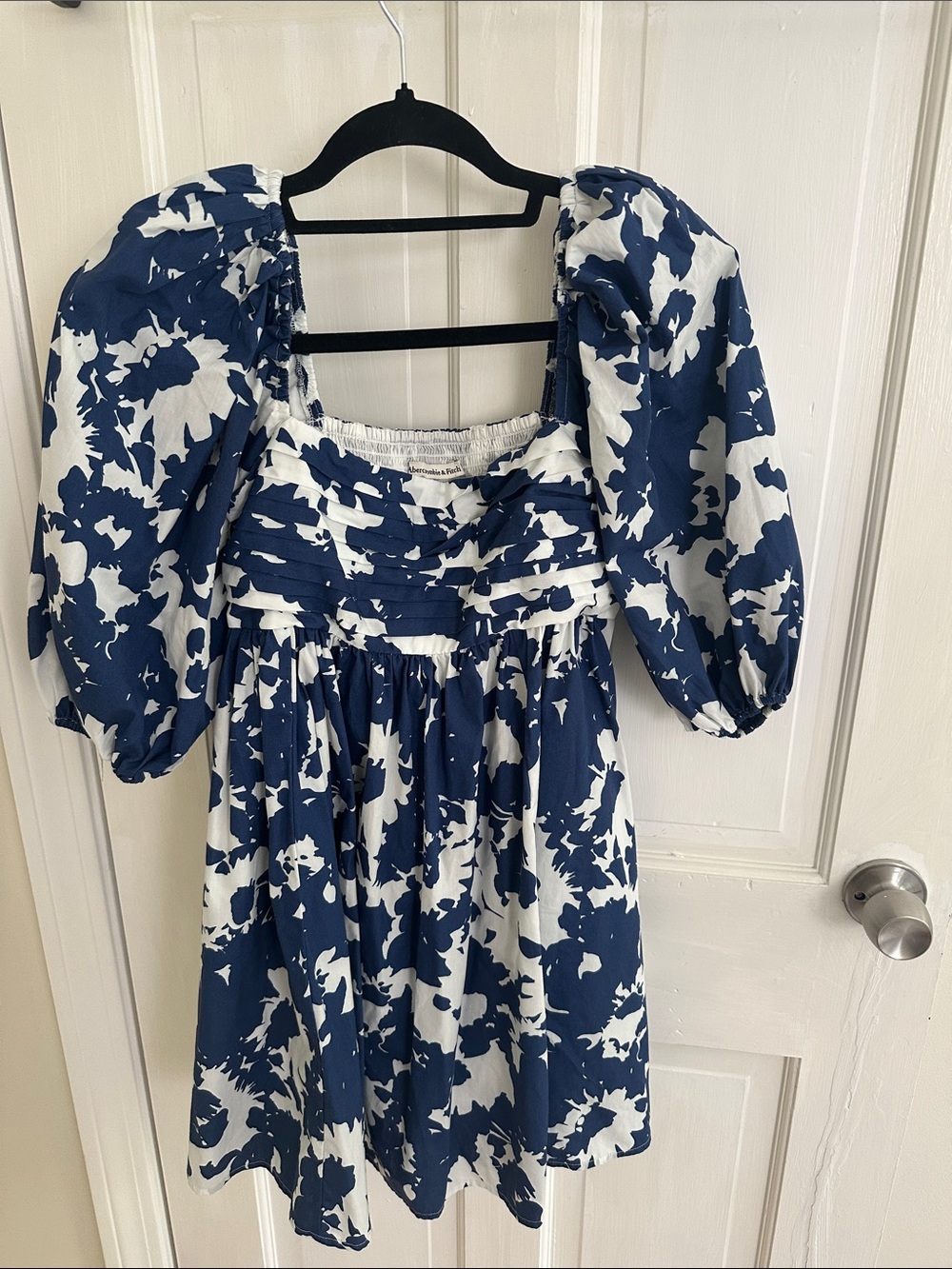 Abercrombie Emerson Blue and White Puff Sleeve Smocked Babydoll Dress